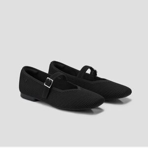 Vivaia Square-Toe Mary-Jane (Margot Mary-Jane) Black size 6.5